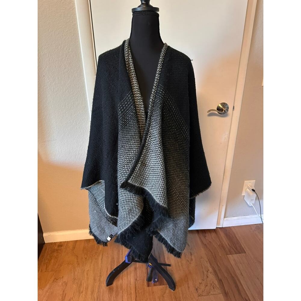 Luxury Banana Republic Grey Herringbone Shawl - Large Ombre Blanket Wrap